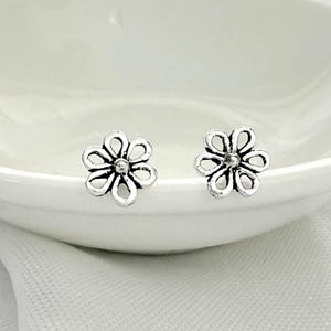 Sterling Silver Daisy Stud Earrings: Sensitive Ears, Everyday Wear