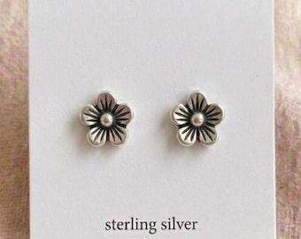 Tiny Daisy Sterling Silver Stud Earrings, 4 mm Dainty Floral Earrings