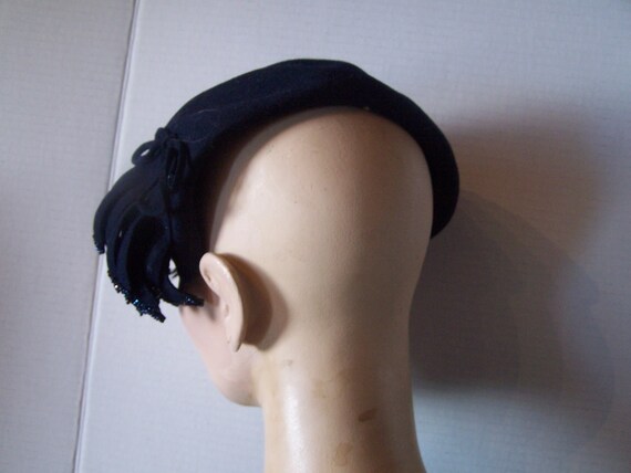 Vintage hat,  black felt, SPECTACULAR design, Gle… - image 5