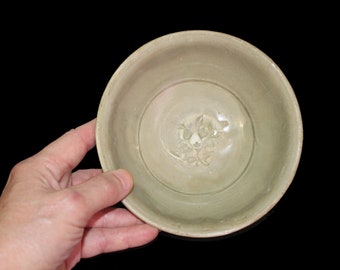 Vintage Song/Yuan Dynasty 960-1368 Celadon Bowl - Beautiful and Rare!!!
