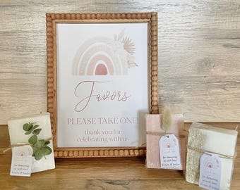 Letrero de regalo impreso para baby shower bohemio con arcoíris rosa