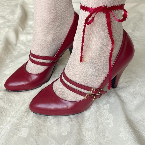 Vintage cherry red Mary Jane heels 7 US