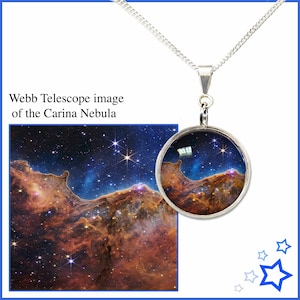 James Webb-telescoop Carinanevelhanger aan een sterlingzilveren ketting met GRATIS beschrijvende fotokaart. Space Art-sieraden
