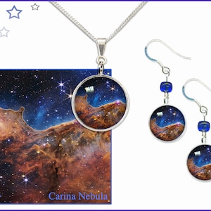 Imagen del telescopio Webb Carina Nebula Gift Set. Pendientes, colgante y tarjeta de regalo GRATIS. Space Art Jewellery