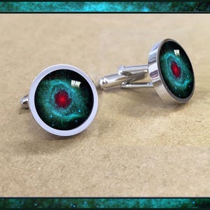 Gemelos Nebulosa Helix con tarjeta fotográfica descriptiva GRATIS. Joyas de arte espacial para hombres.
