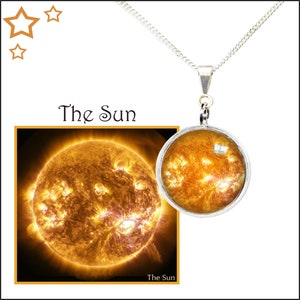 Colgante de sol en cadena de plata de ley con tarjeta de regalo
