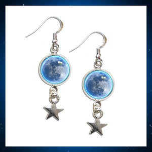 Orecchini Blue Moon con Stelle d'Argento e Carta Fotografica Informativa GRATUITA. Space Art Jewellery