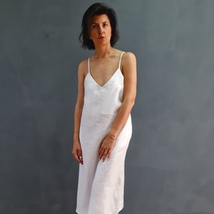 Vestido camisero de lino, vestido de lino blanco, vestido camisero para mujer, estilo boho, ropa minimalista, atuendo de vacaciones, ropa de playa, vestido con bolsillos