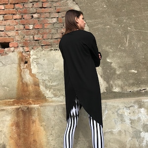 Asymmetrische Tunika, Damen Tunika, schwarze asymmetrische Tunika, Frauen schwarze Tunika, schwarzes Oberteil, lässiges schwarzes Oberteil, schwarze Bluse, schwarze Frauenbluse