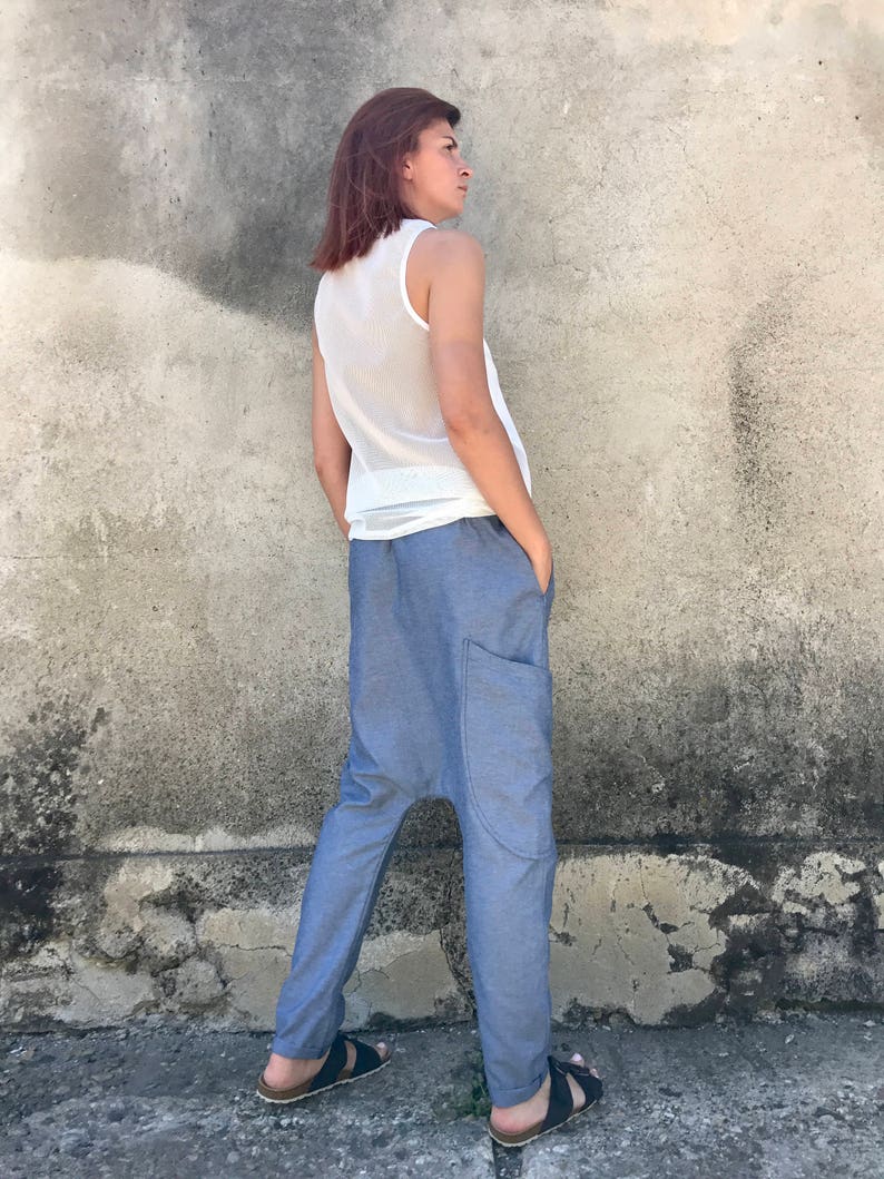 Pantalon en denim, Sarouel pour femme, Pantalon à entrejambe bas, Pantalon en denim, Pantalon ample, Pantalon à entrejambe bas, Jean bleu pour femme, Vêtements urbains image 1