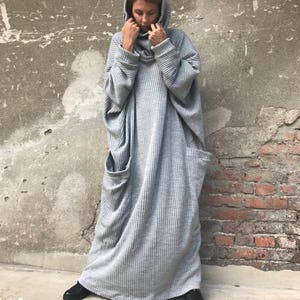 Robe longue, Vêtements grande taille, Robe à manches longues, Robe minimaliste, Robe pour femme, Robe en coton, Robe caftan, Robe à col haut image 1