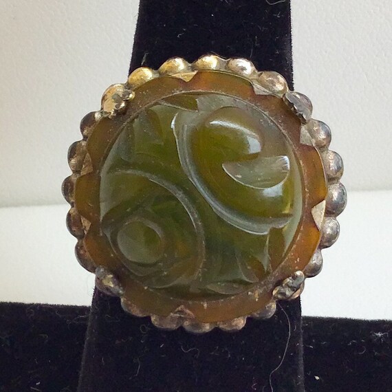 Bakelite Carved Abstract Ring Green & Yellow Swirl
