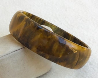 Vintage Bakelite Bangle Bracelet: Chocolate Caramel Marble Swirl Cuff