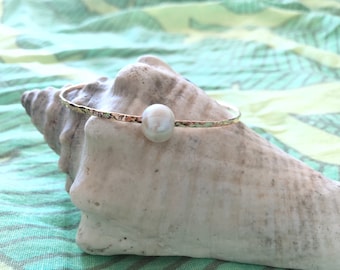 Hammered Bangle with a White Freshwater Pearl