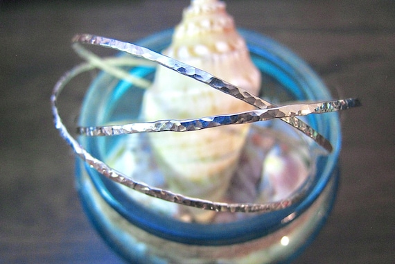 Single 12 or 14 Gauge Hammered Stacking Bangle in 14K Goldfill or Sterling Silver
