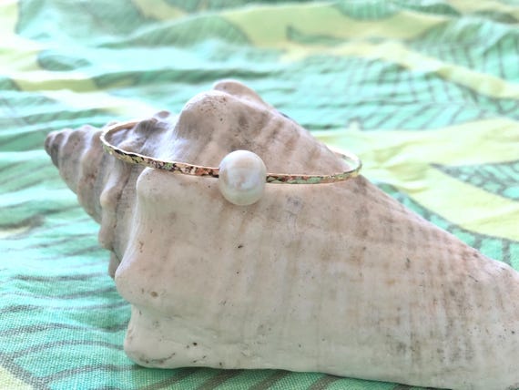Hammered Bangle with a White Freshwater Pearl