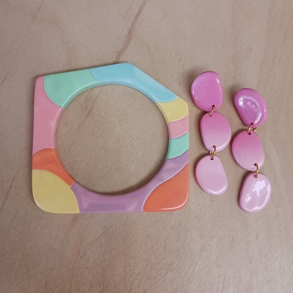 1980s Vintage Pastel Color Block Square Flat Enamel Bangle Bracelet with Matching Earrings