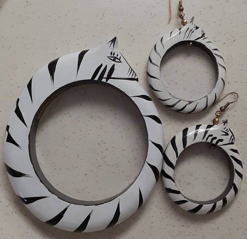 Vintage Cat Wood Bracelet Earrings Set Hand Painted Black and White Made in Philippines