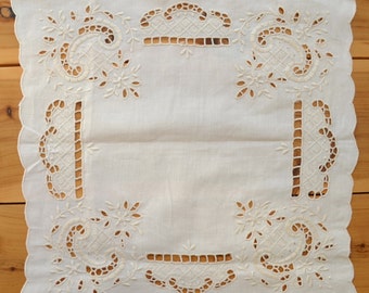 Lniane centrum tabeli, nakładki stołowe podkładka Runner ręcznie robione Wedding Decor 40 x 40 cm kość słoniowa