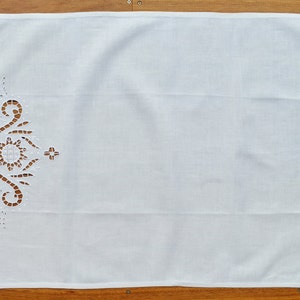 Vintage 28&quot; x 44&quot; Large Linen Towels Guest Towel Curtain Panel Pure Linen White Hand embroidery Shabby Chic Cottage Home Decor Crochet Lace