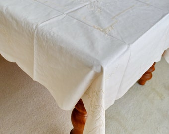 Oferta Specjalna obrus, Haft podłużny 172 x 260 cm, kolor kości słoniowej