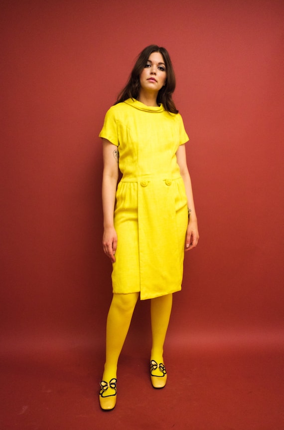 vintage 1960s Suzy Perette yellow wiggle dress - image 2