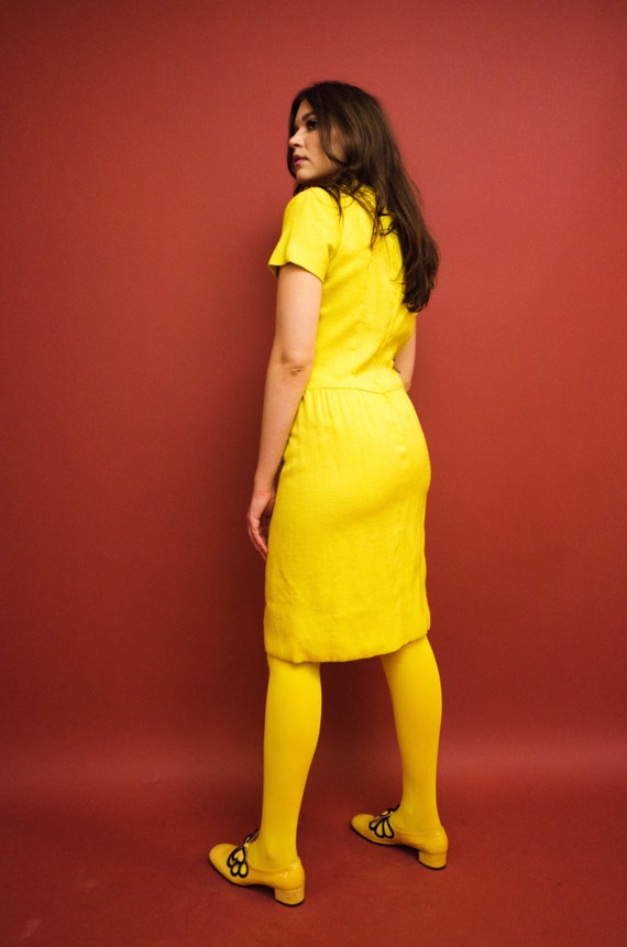 vintage 1960s Suzy Perette yellow wiggle dress - image 3