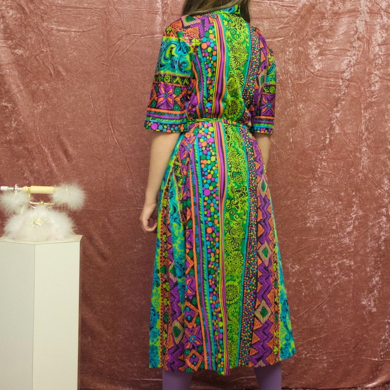 1970s psychedelic print house dress image 3