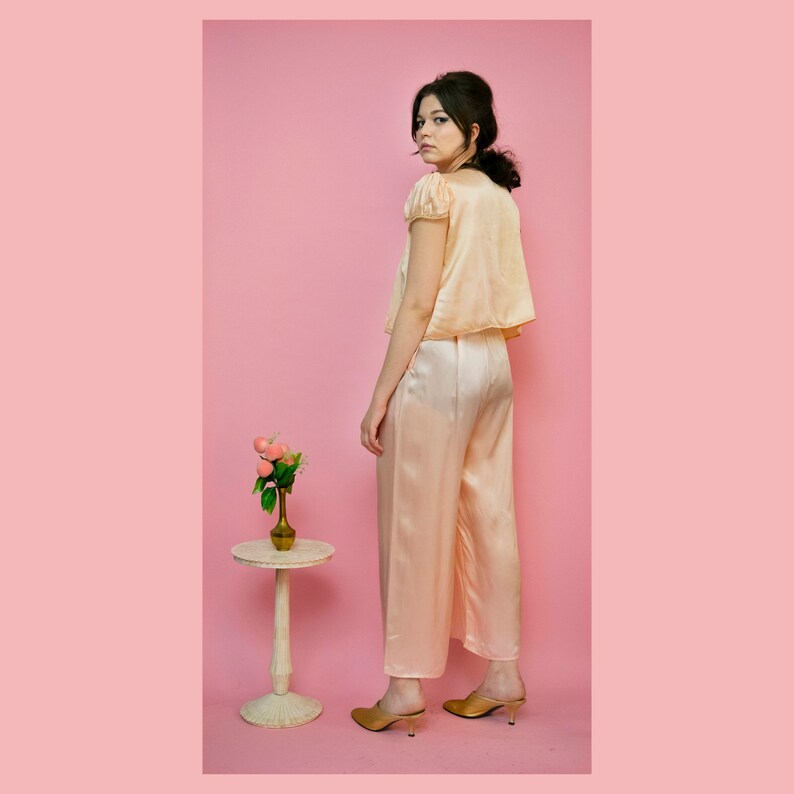 vintage 1940s rayon satin peach pink cropped bed jacket with lace trim
