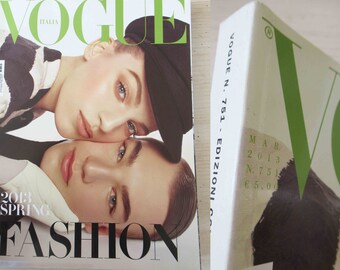 Vogue Italia March 2013  approx 350 pages  No 751