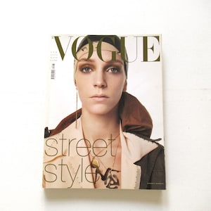 Vogue Italia April 2001  366 pages  No 608