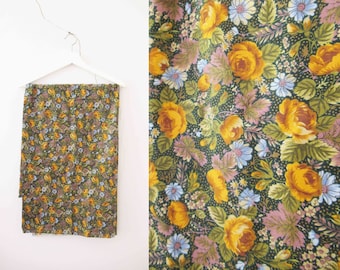 Amber Polished Cotton Floral Rose fabric 1.5 meters x 112cm wide 25% Off Purchasing 2 or more items MORETHANONE25