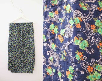 Vintage 70s Navy Blue Green Floral Seersucker Cotton Fabric 2.5 meters x 96cm wide 25% Off Purchasing 2 or more items MORETHANONE25