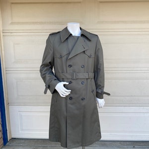 Vintage Military Style Jacket // Olive Green Overcoat // Double Breasted // Army Style Trench Coat Size 42R