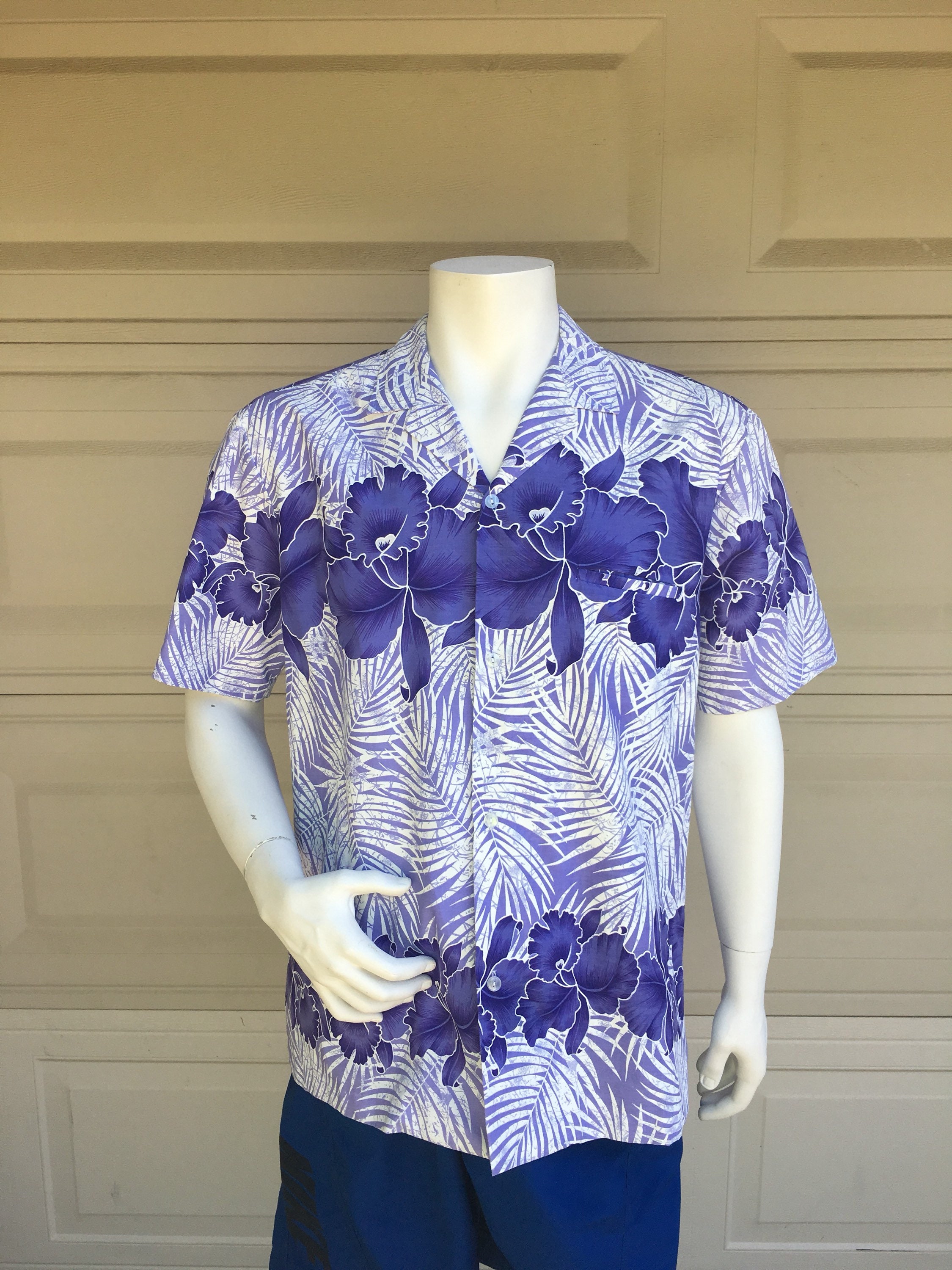 Kleding Herenkleding Overhemden & T-shirts Overhemden 1970s Royal Creations Purple and Black Hawaiian Flower Short Sleeve Mens Shirt  Size Medium 1960s 