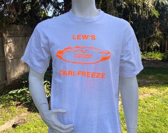 Vintage 80s 90s Lews Dari-Freeze Souvenir T-Shirt Puff Print Single Stitch Size Large
