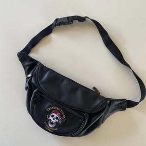 Vintage &quot;Treasure Island Las Vegas&quot; Fanny Pack Black Leather Adjustable Up to 42&quot; Waist