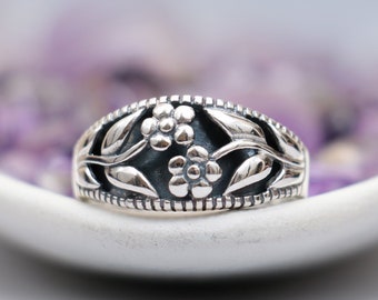 Carved Flower Signet Ring for Women, 925 Sterling Silver Floral Ring, Best Friends Ring, Friendship Ring, Daisy Ring | Moonkist Creations