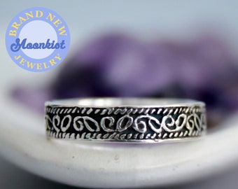 Pretty Floral Stacking Ring, Vintage Style Band, Sterling Silver Ring, Silver Wedding Band, Floral Wedding Ring | Moonkist Creations