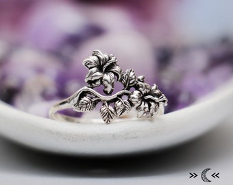 Dainty Flower and Leaf Ring for Women, 925 Sterling Silver Ivy Leaf Ring, Forest Leaf Ring, Nature Inspired Ring | Moonkist Creations