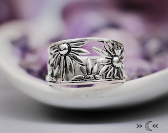 Daisy Flower Band Ring, April Birth Month Flower, 925 Sterling Silver Wide Ring for Women, Cutout Ring, Botanical Ring | Moonkist Creations