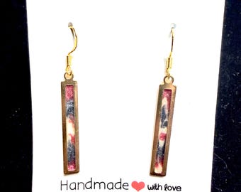 Pendientes pequeños rectangulares de resina dorada - Resina violeta, rosa y perla - ¡Súper ligeros!