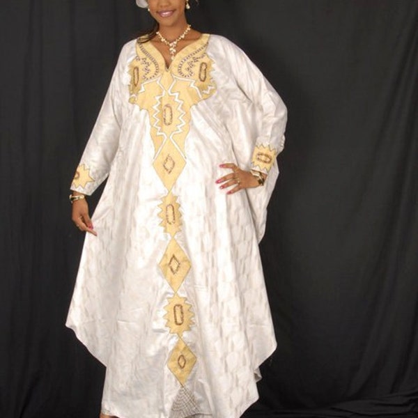 Africano bianco broccato grand boubou con ricami d'oro