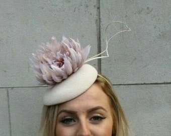 Beige Cream Nude Brown Pheasant Feather Fascinator Pillbox Hat Races Pearl 3635 Beige Cream Nude Brown Pheasant Feather Fascinator Pillbox Hat Races Pearl 3635