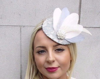 Light Grey Cream Ivory Feather Fascinator Pillbox Hat Races Wedding Vintage 3717