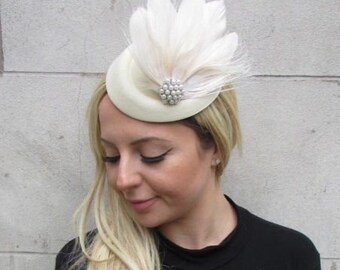 Black Ivory White Pearl Feather Pillbox Hat Headpiece Hair Fascinator Vtg 2261