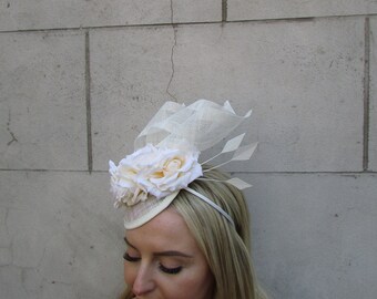 Cream Sinamay Rose Flower Feather Hat Fascinator Races 