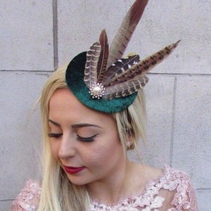 Dark Green Brown Pheasant Feather Pillbox Hat Fascinator Races Velvet Headpiece Cheltenham Ascot Wedding Guest u1z68