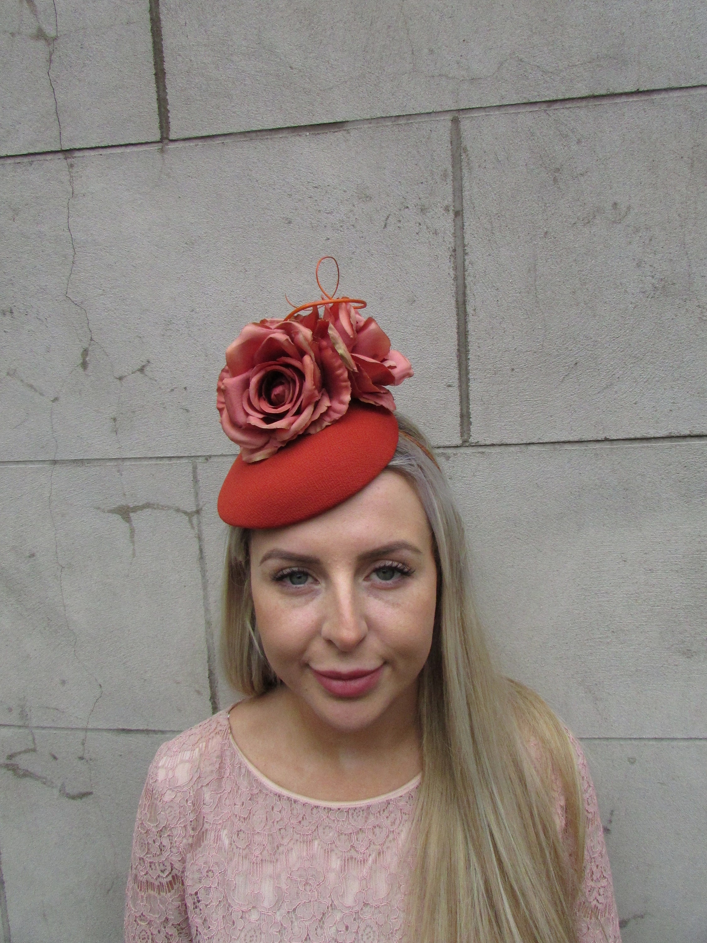 Tocado Boda Royal Ascot Tocado (Fascinator) Para Mujer Con Plumas Y Flores - Ideal Para Bodas, Carreras De Caballos, Fiestas (diadema Y Clip) Tocado Vintage Clip Pelo