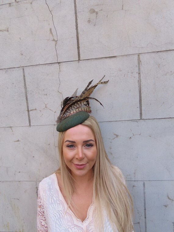 Vintage Feather Pillbox Hat in Ivory with Brown Accents 1950s Vintage Mr. John Wool Pillbox Hat W/ Ostrich Feather  main image 4